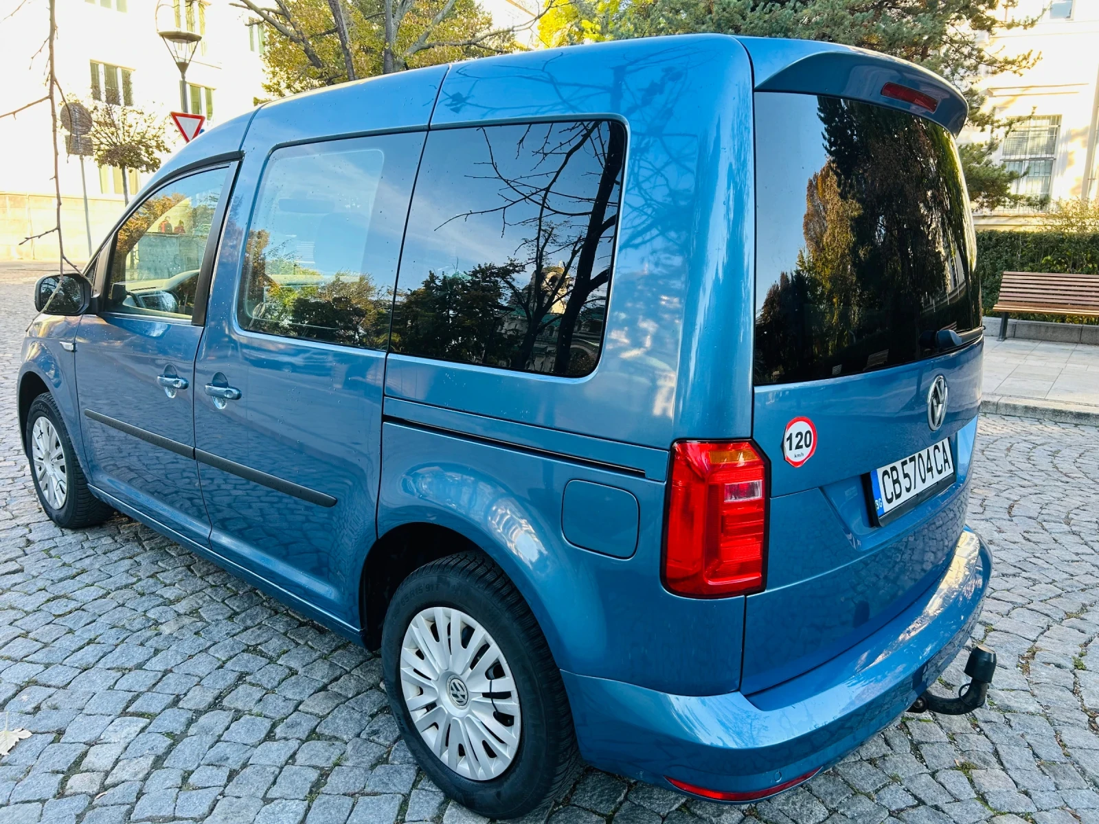 VW Caddy 1.4 i ТGI - изображение 8