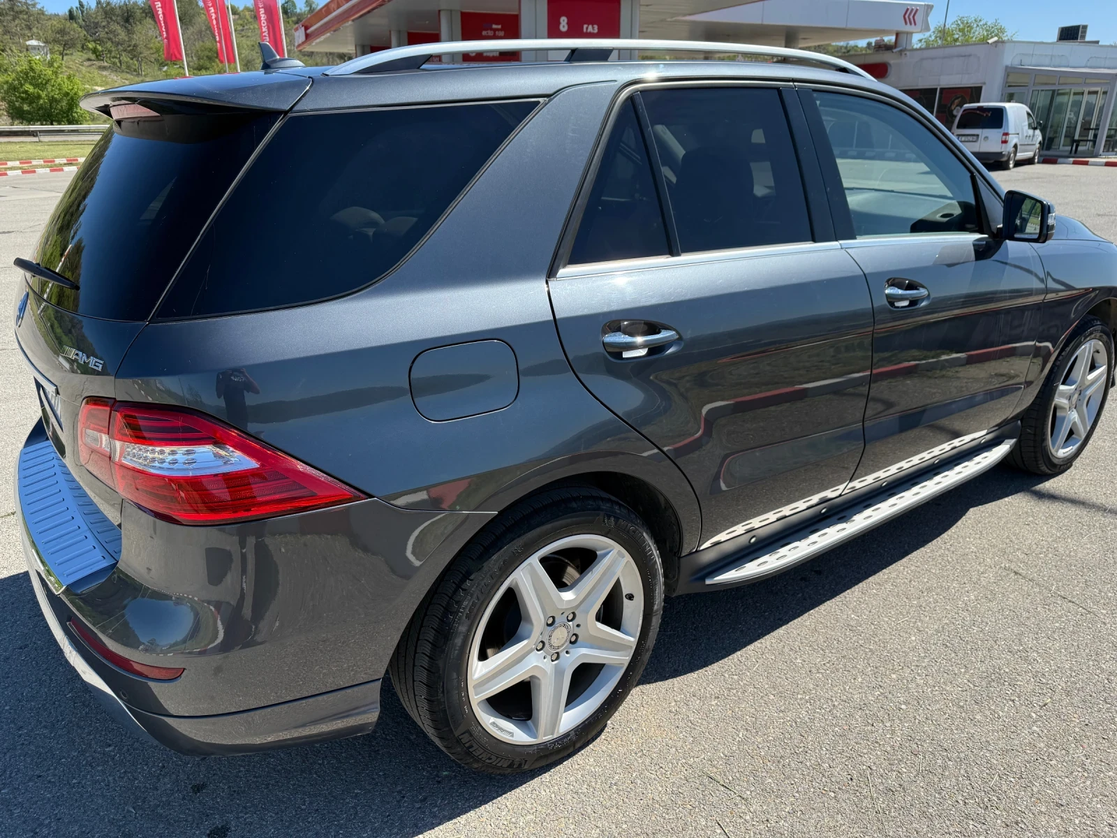 Mercedes-Benz ML 550  - изображение 5
