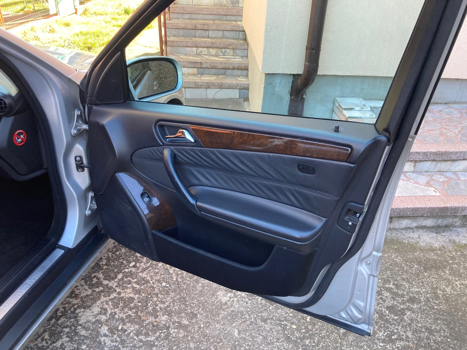 Mercedes-Benz C 270 2.7Automatic - изображение 8