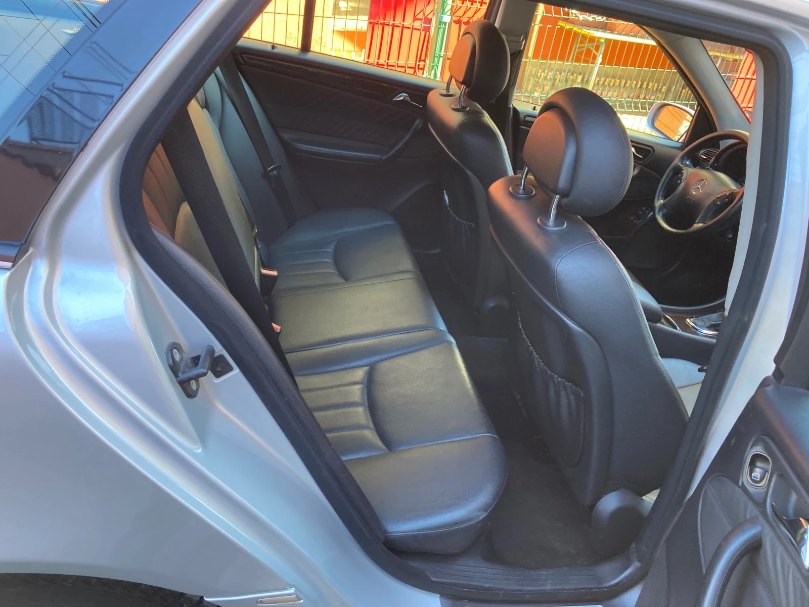 Mercedes-Benz C 270 2.7Automatic - изображение 10