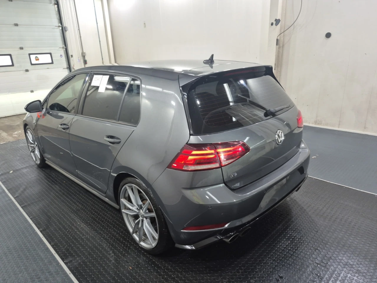 VW Golf R *  *    *   *  | Mobile.bg   5