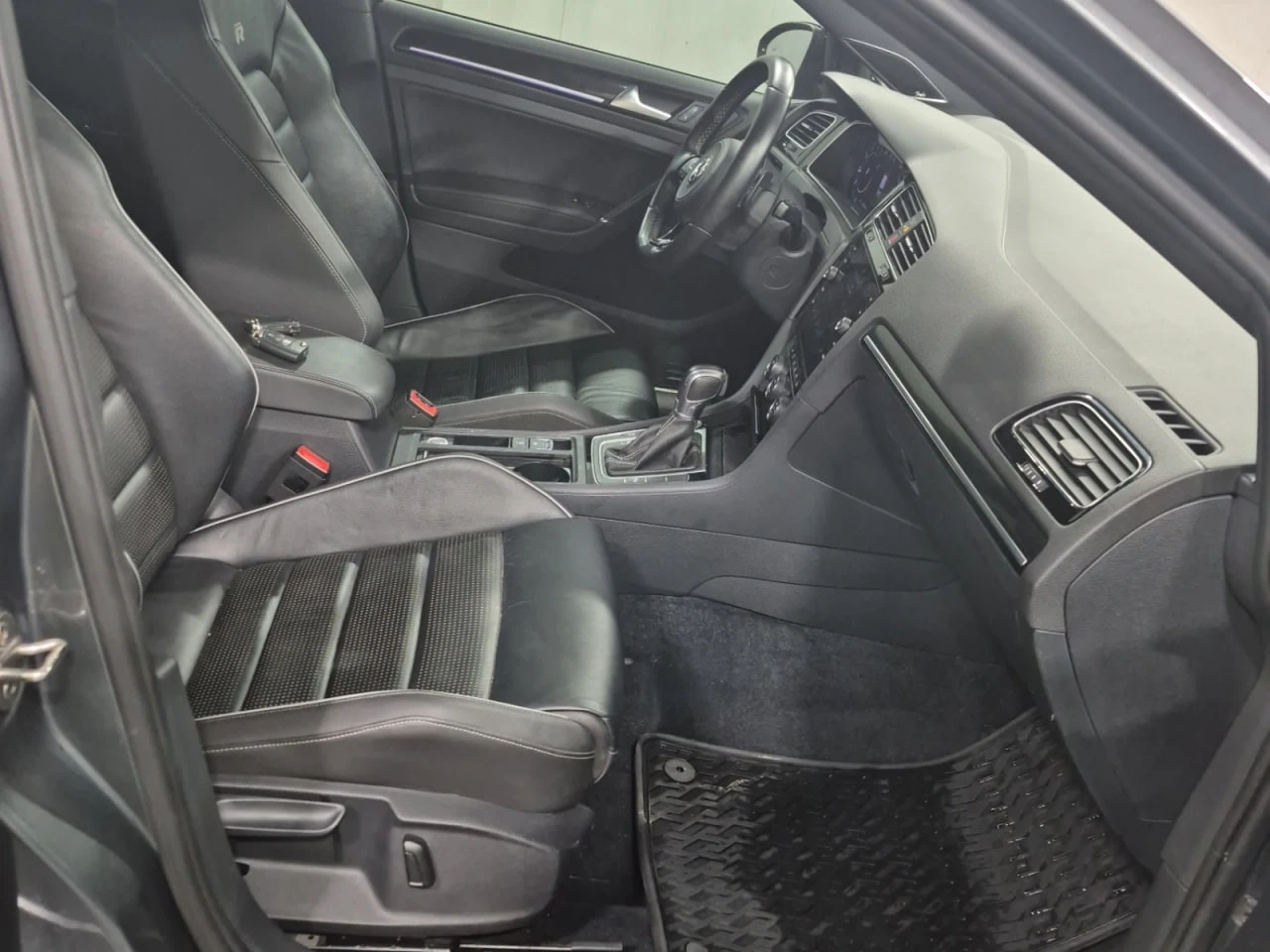 VW Golf R *  *    *   *  | Mobile.bg   11