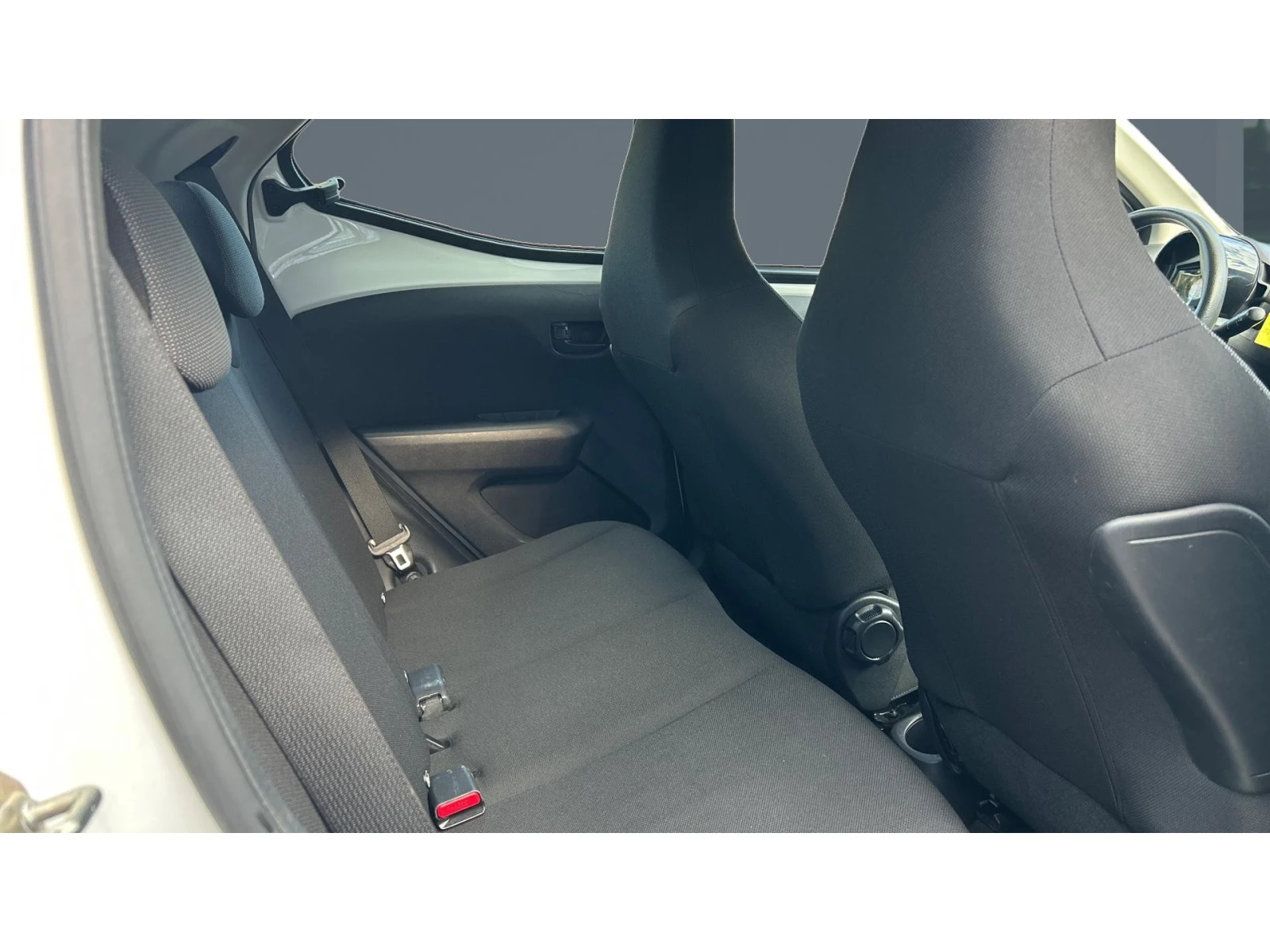 Toyota Aygo Месечна вноска от 184 лв. - изображение 7