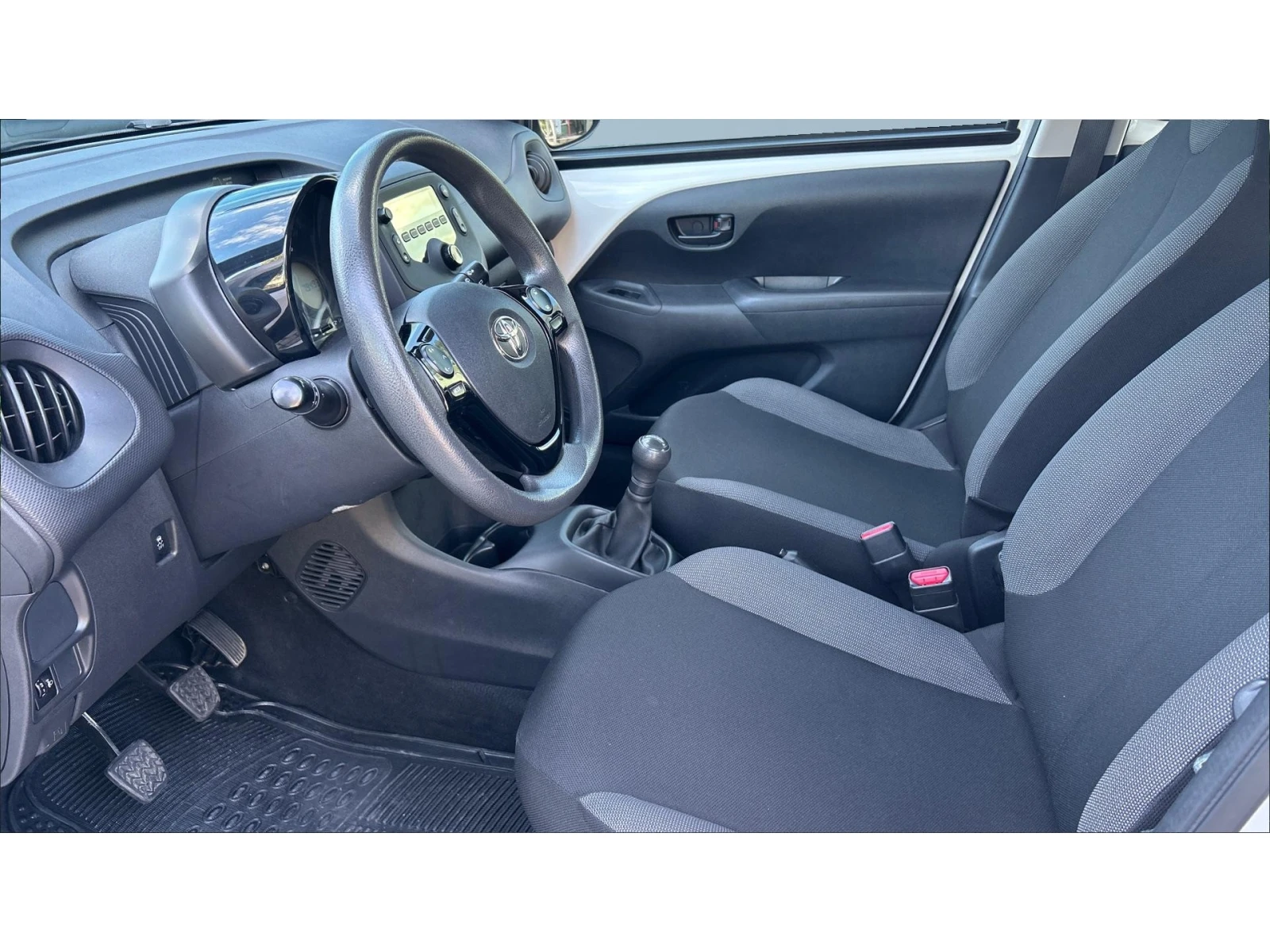 Toyota Aygo    184 . | Mobile.bg   12