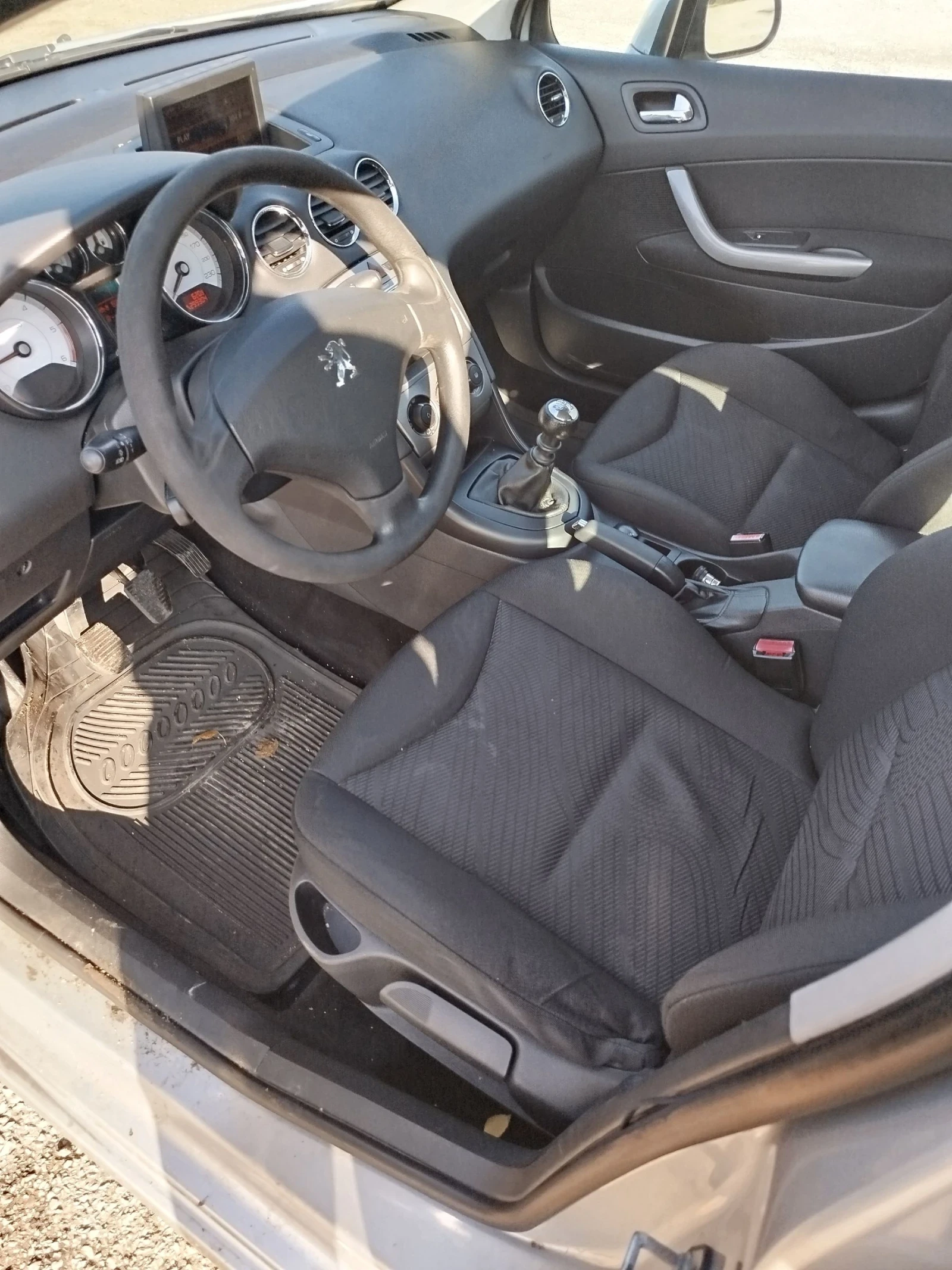 Peugeot 308 1.6 HDI - изображение 9