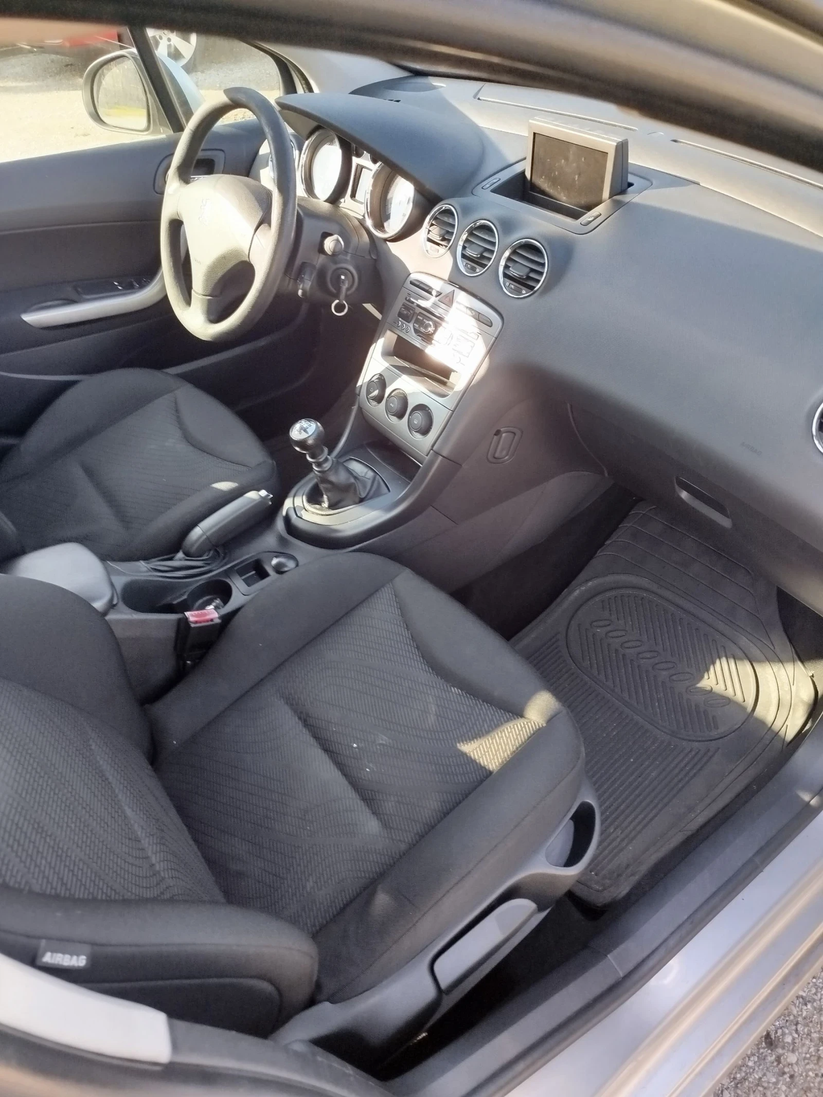 Peugeot 308 1.6 HDI - изображение 10