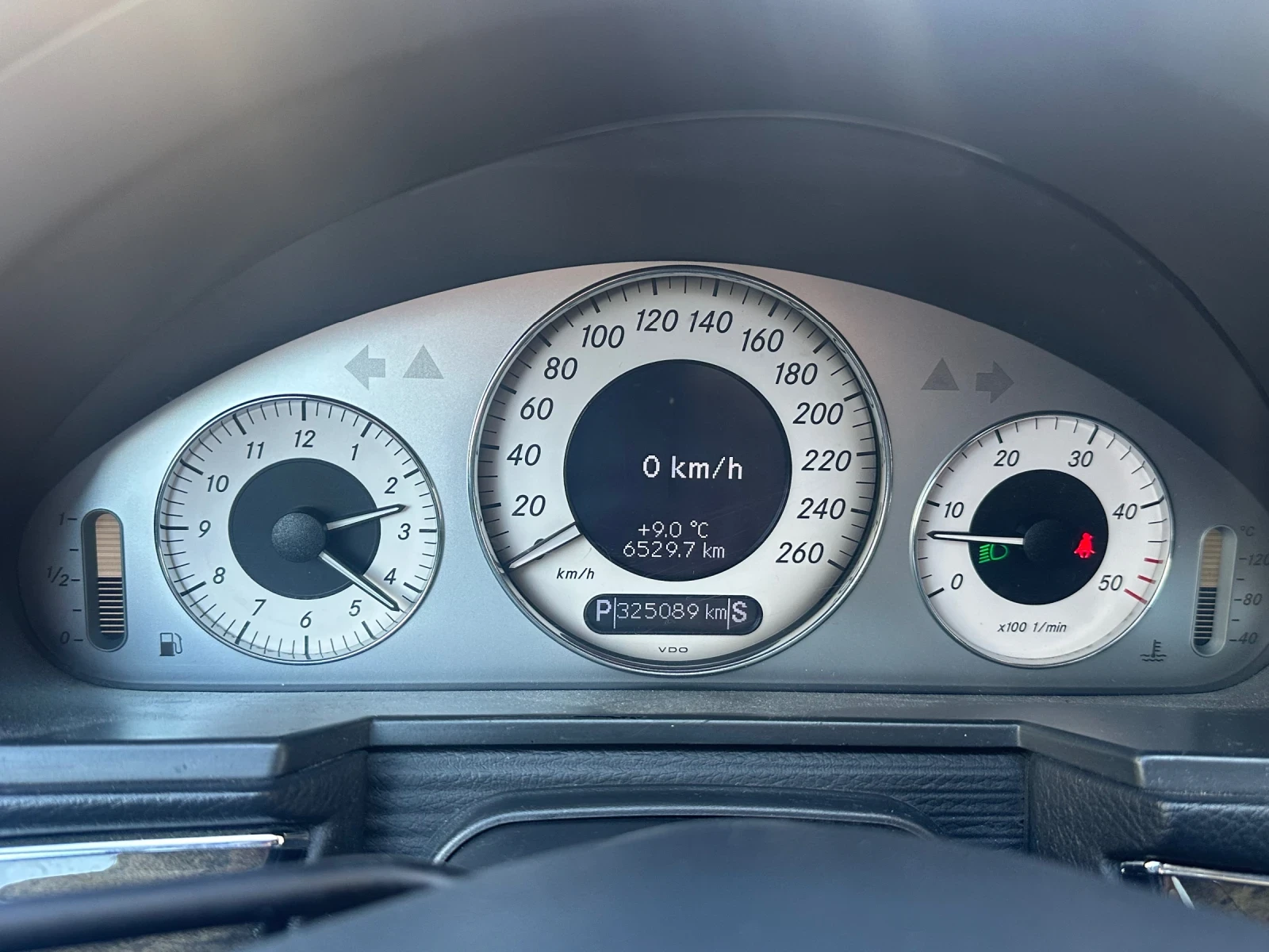 Mercedes-Benz E 320  - изображение 7