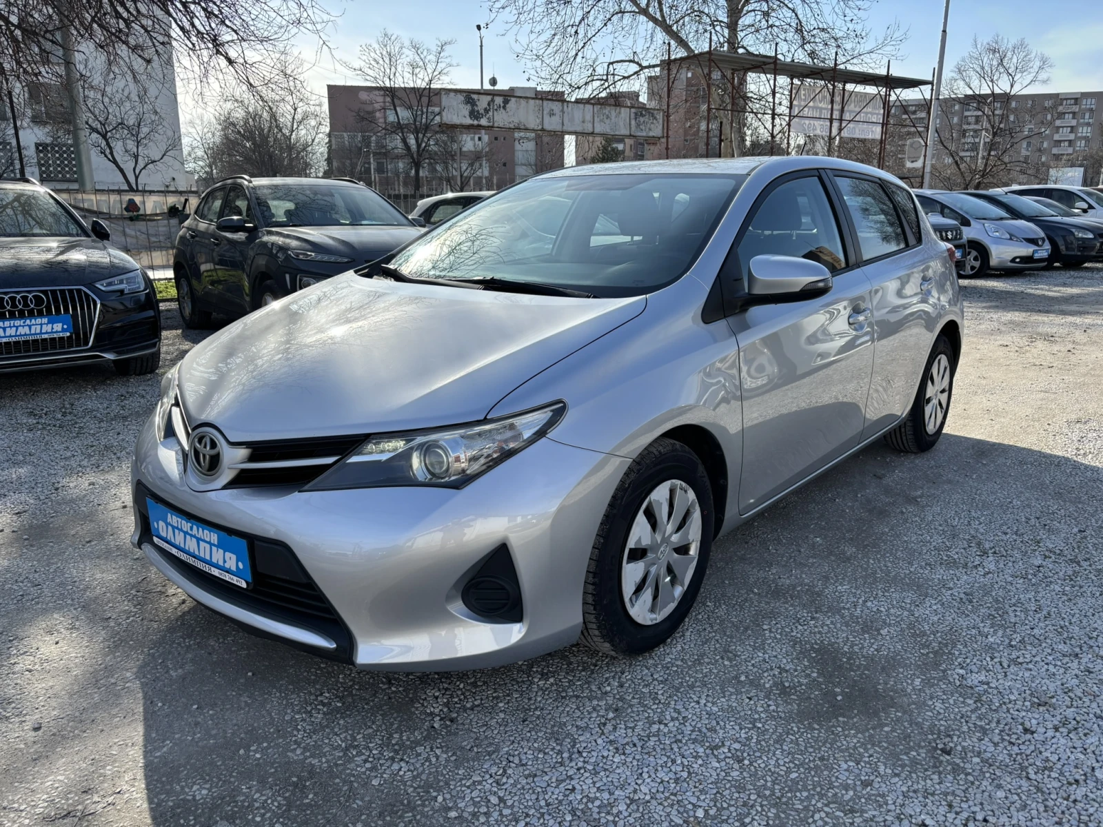 Toyota Auris 1.3 VVTi-100 к.с. - изображение 2