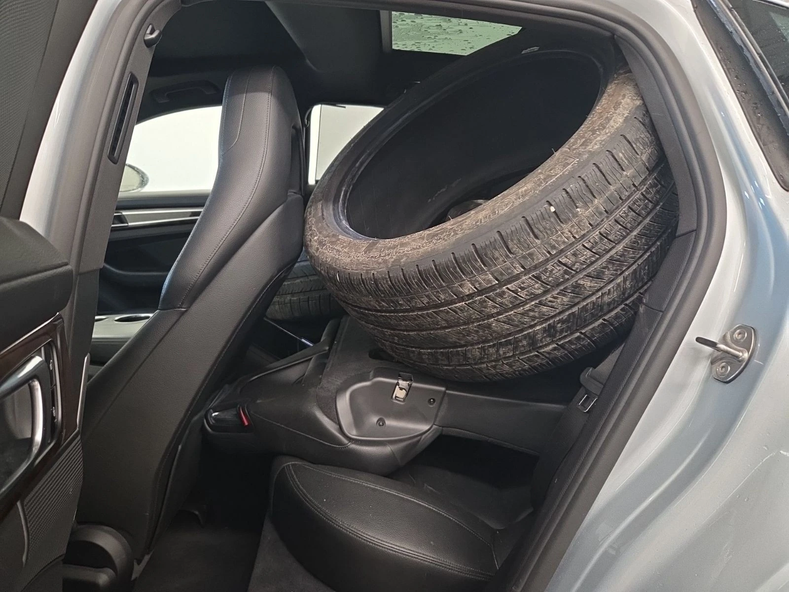 Porsche Panamera 4S АВТО КРЕДИТ, снимка 12 - Автомобили и джипове - 53963783