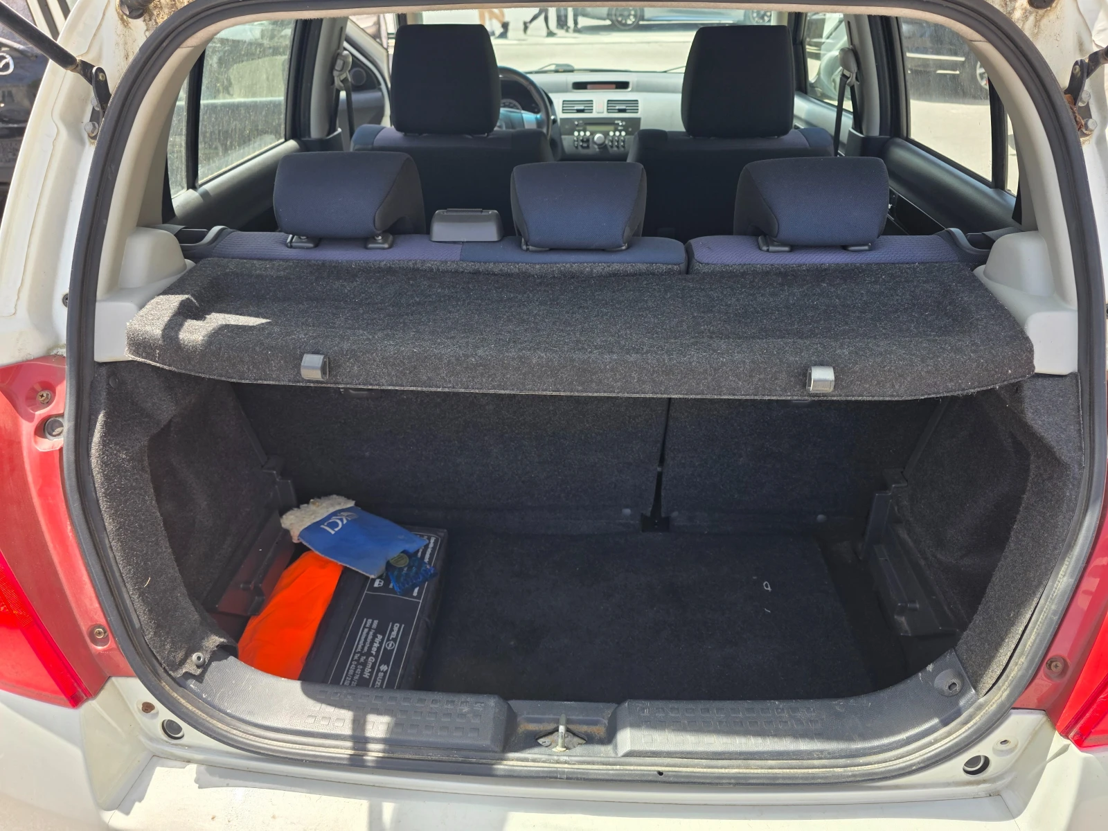 Suzuki Swift 1.3 4х4, снимка 14 - Автомобили и джипове - 54227739