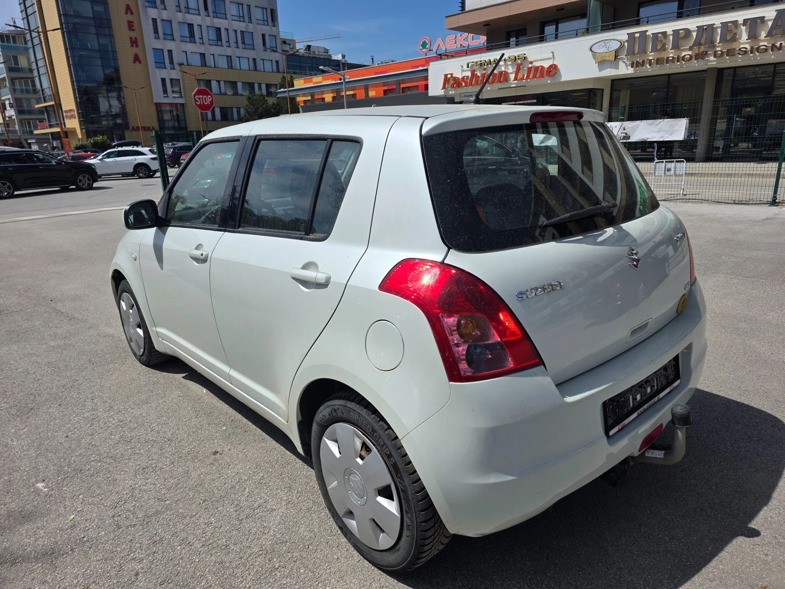 Suzuki Swift 1.3 4х4, снимка 5 - Автомобили и джипове - 54227739