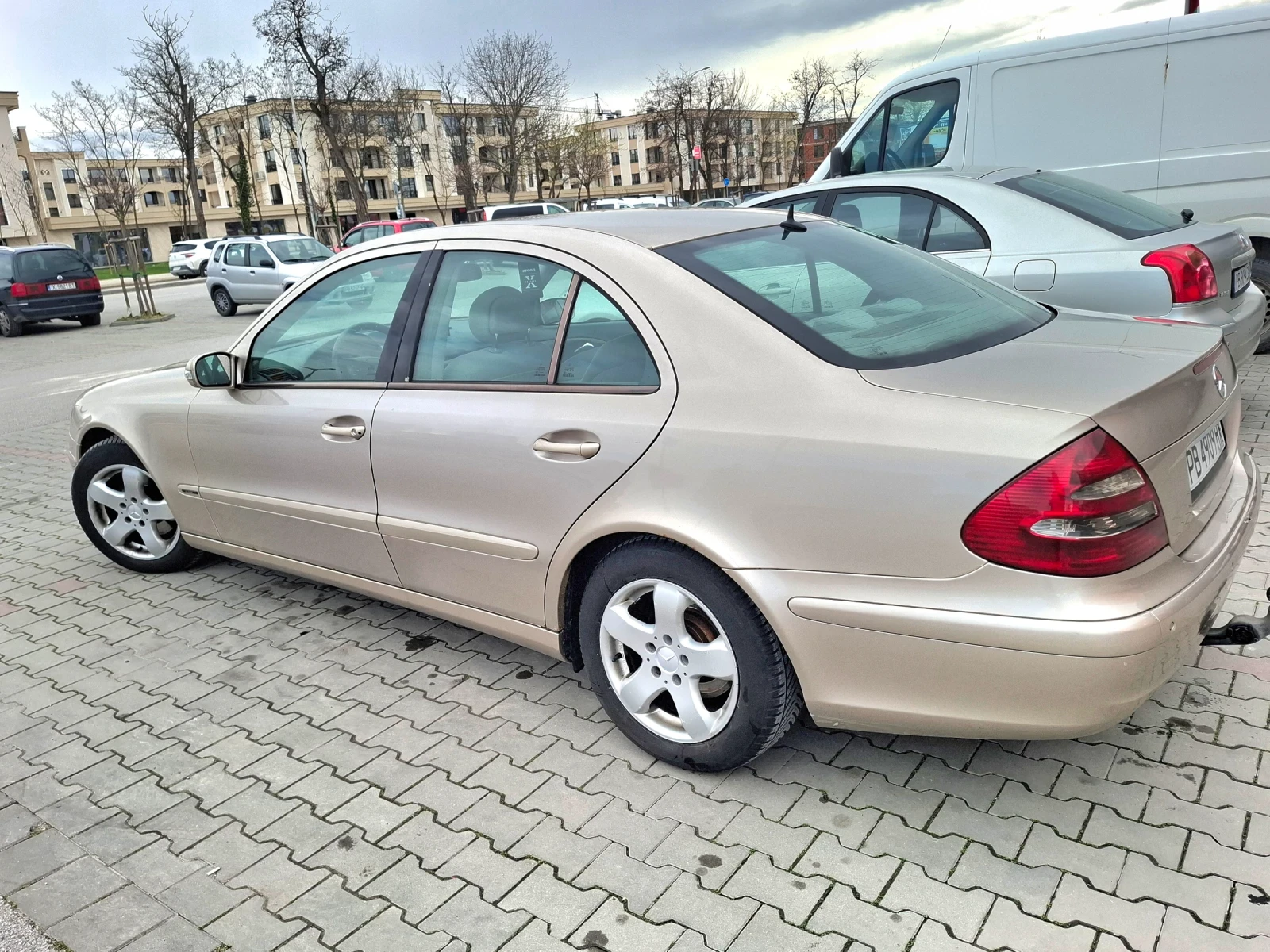 Mercedes-Benz C 200 Cdi   W211  Clasic, снимка 4 - Автомобили и джипове - 54279913