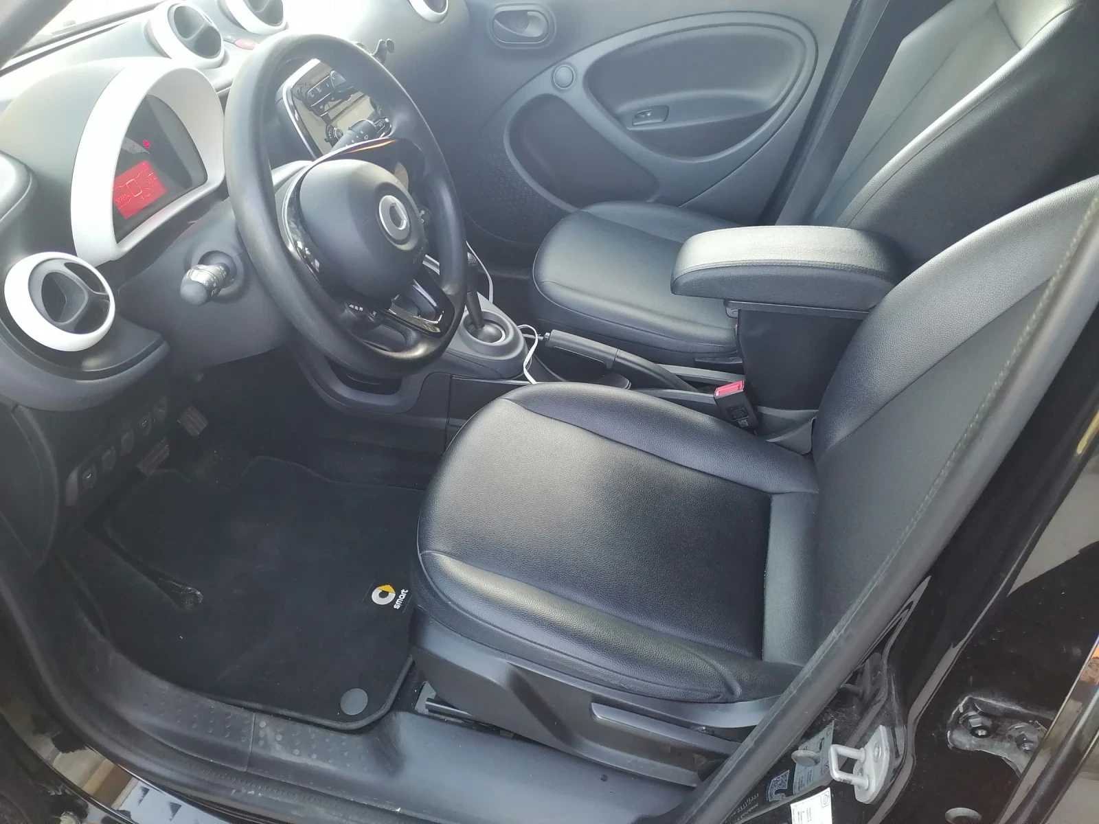 Smart Forfour ELECTRIC Car - Mercedes Benz EQ, снимка 9 - Автомобили и джипове - 54753695