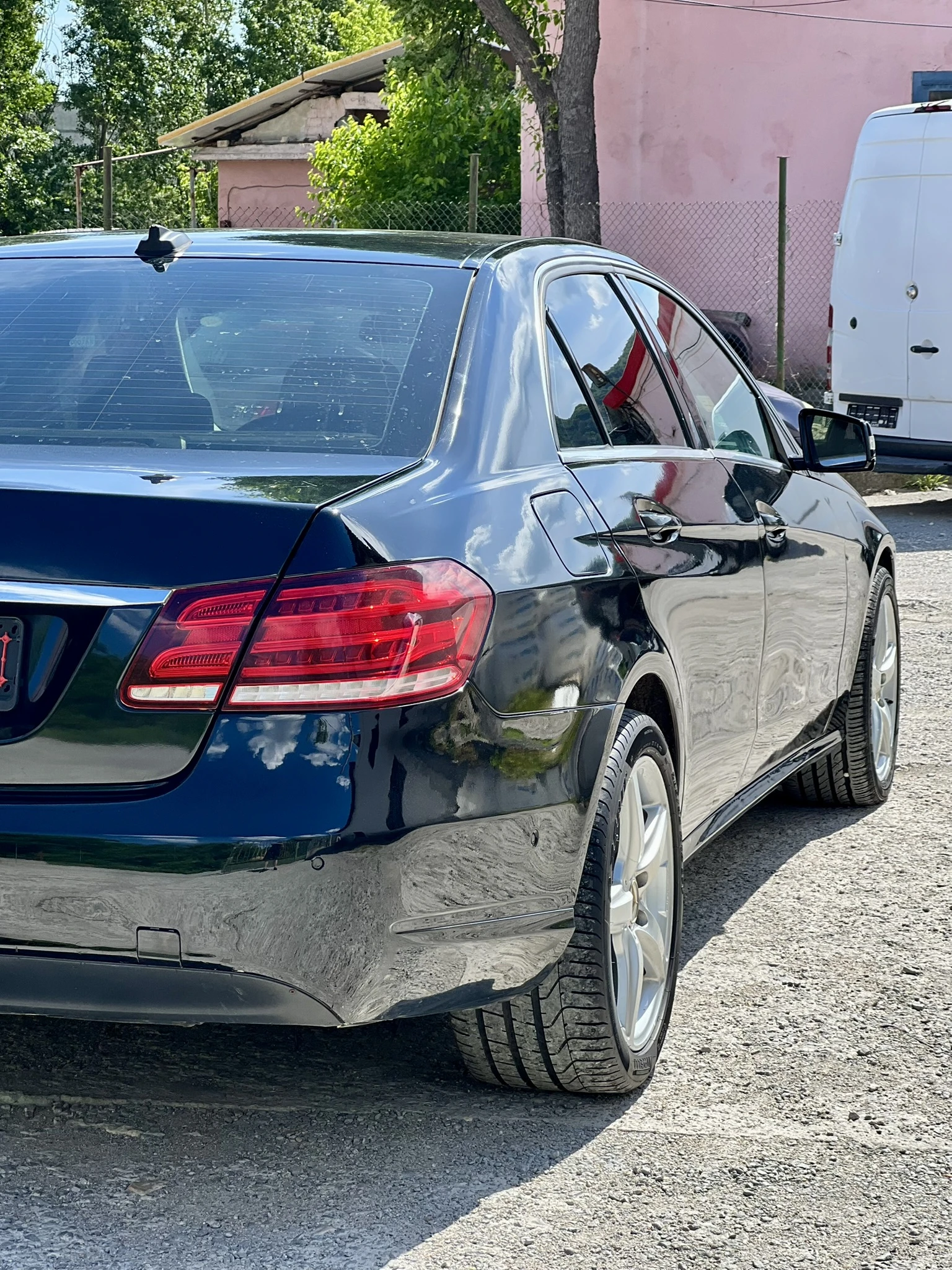 Mercedes-Benz E 200 CDI Avantgarde, снимка 4 - Автомобили и джипове - 54821625