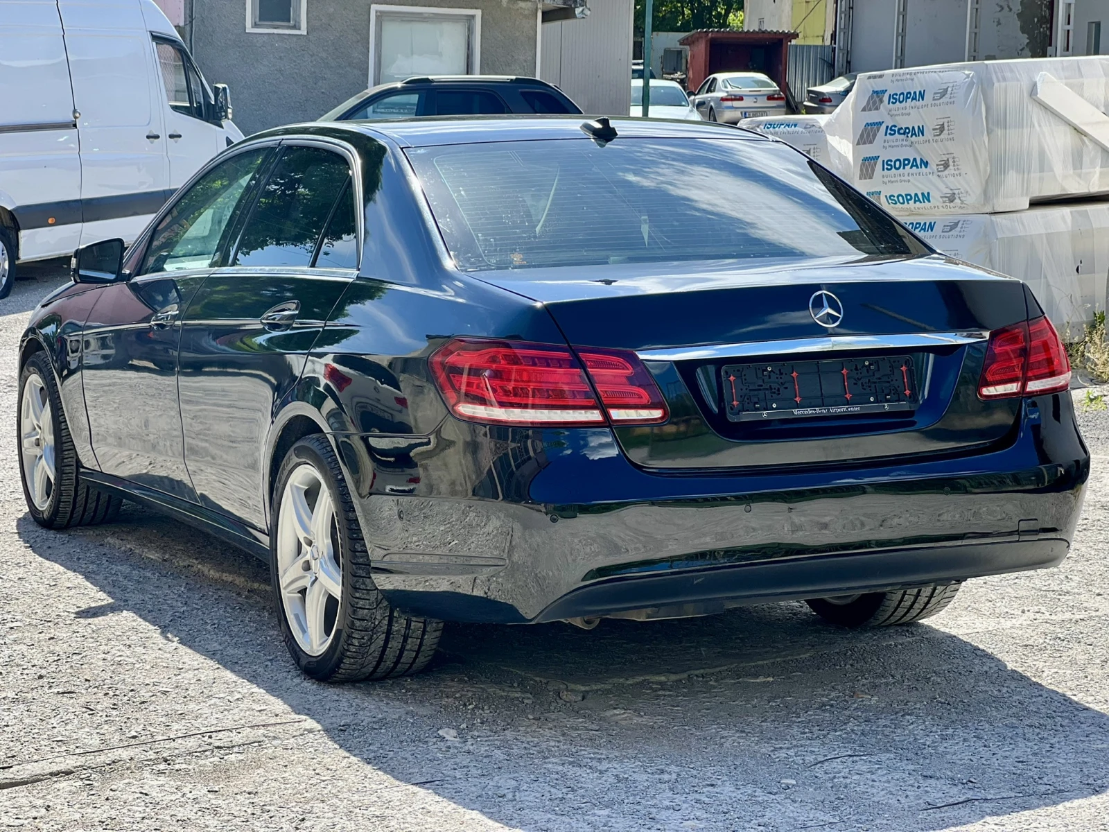 Mercedes-Benz E 200 CDI Avantgarde, снимка 2 - Автомобили и джипове - 54821625