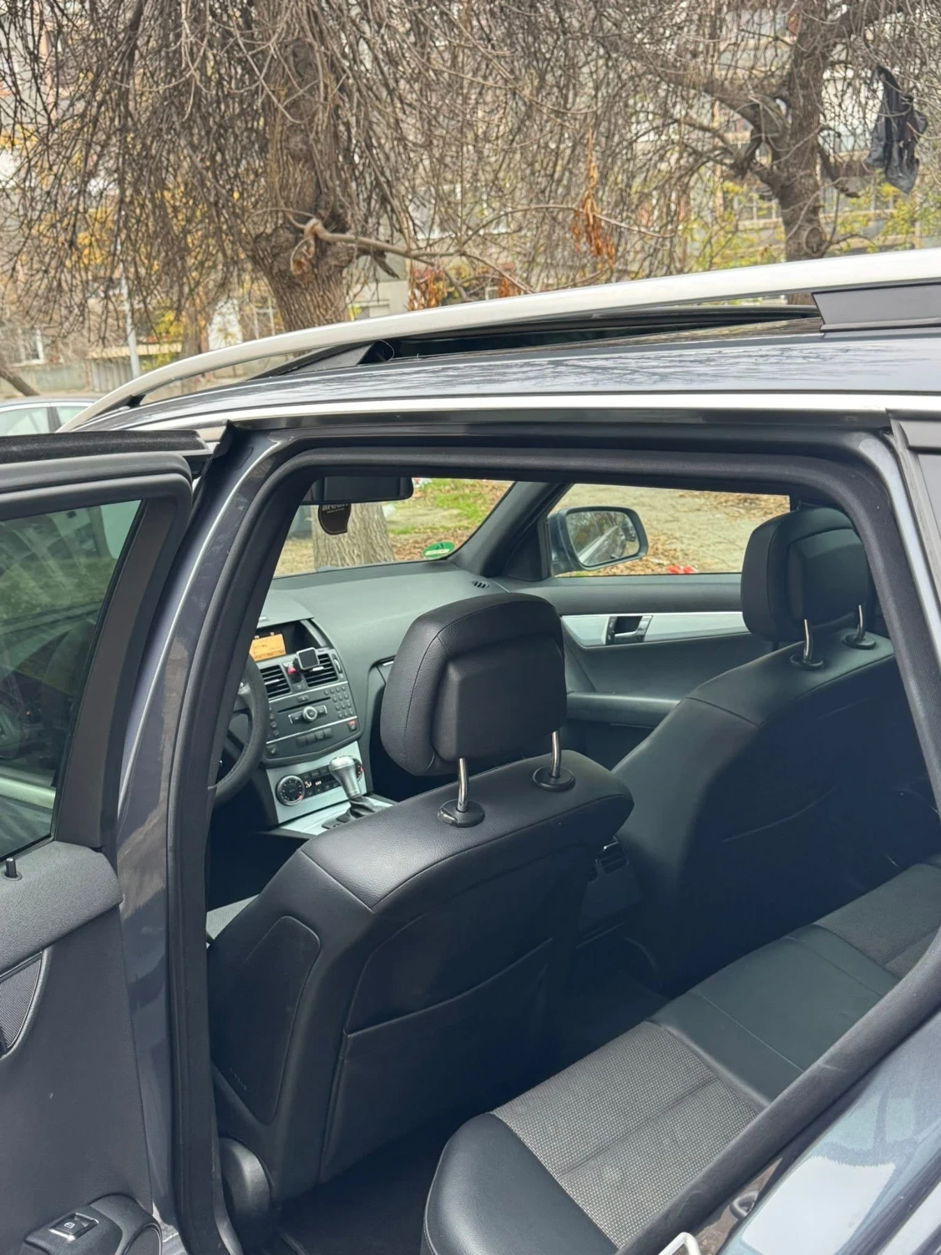 Mercedes-Benz C 220 Avangarde, снимка 6 - Автомобили и джипове - 55117798