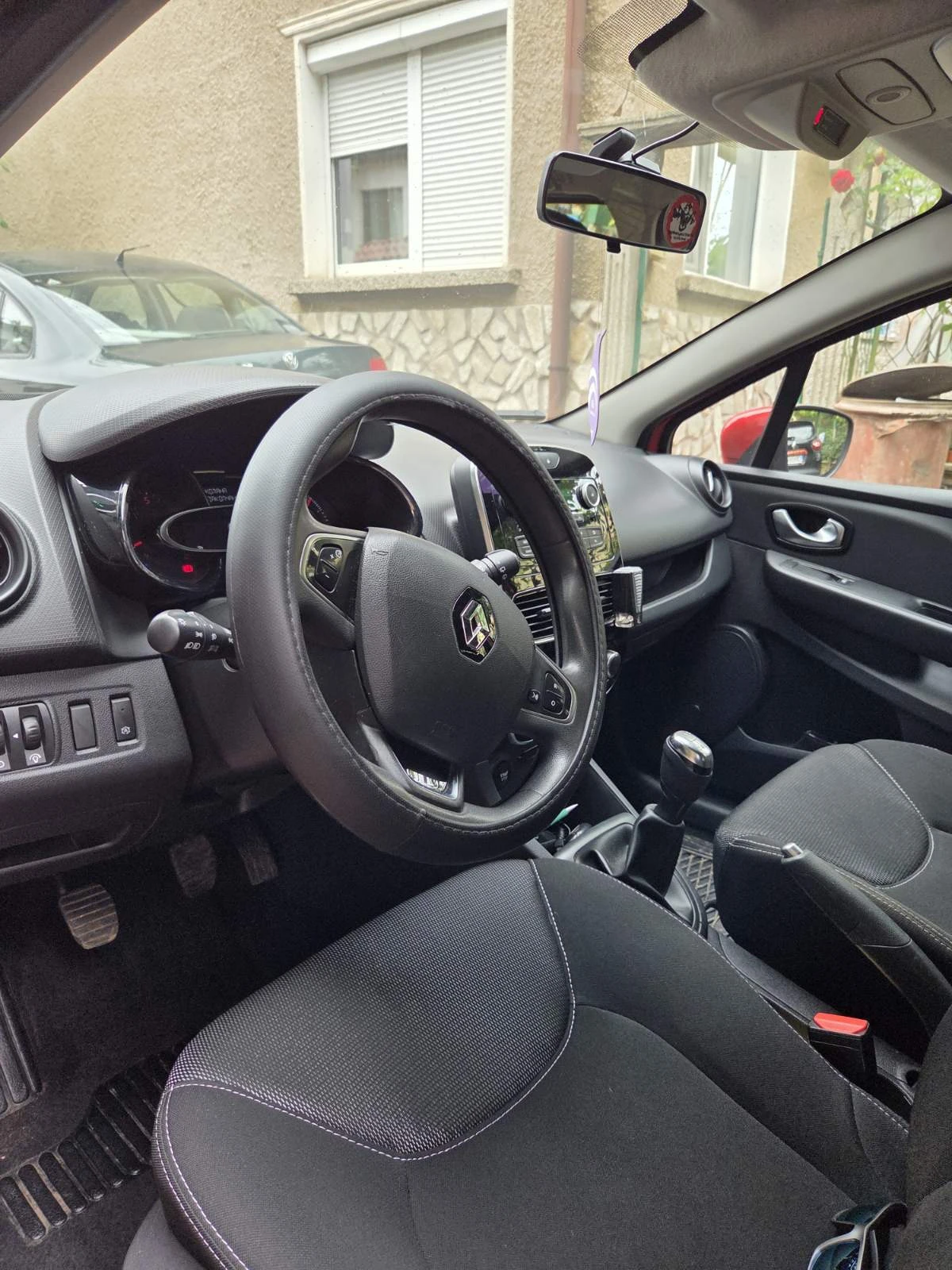 Renault Clio 1.5 dCi, снимка 13 - Автомобили и джипове - 55564653