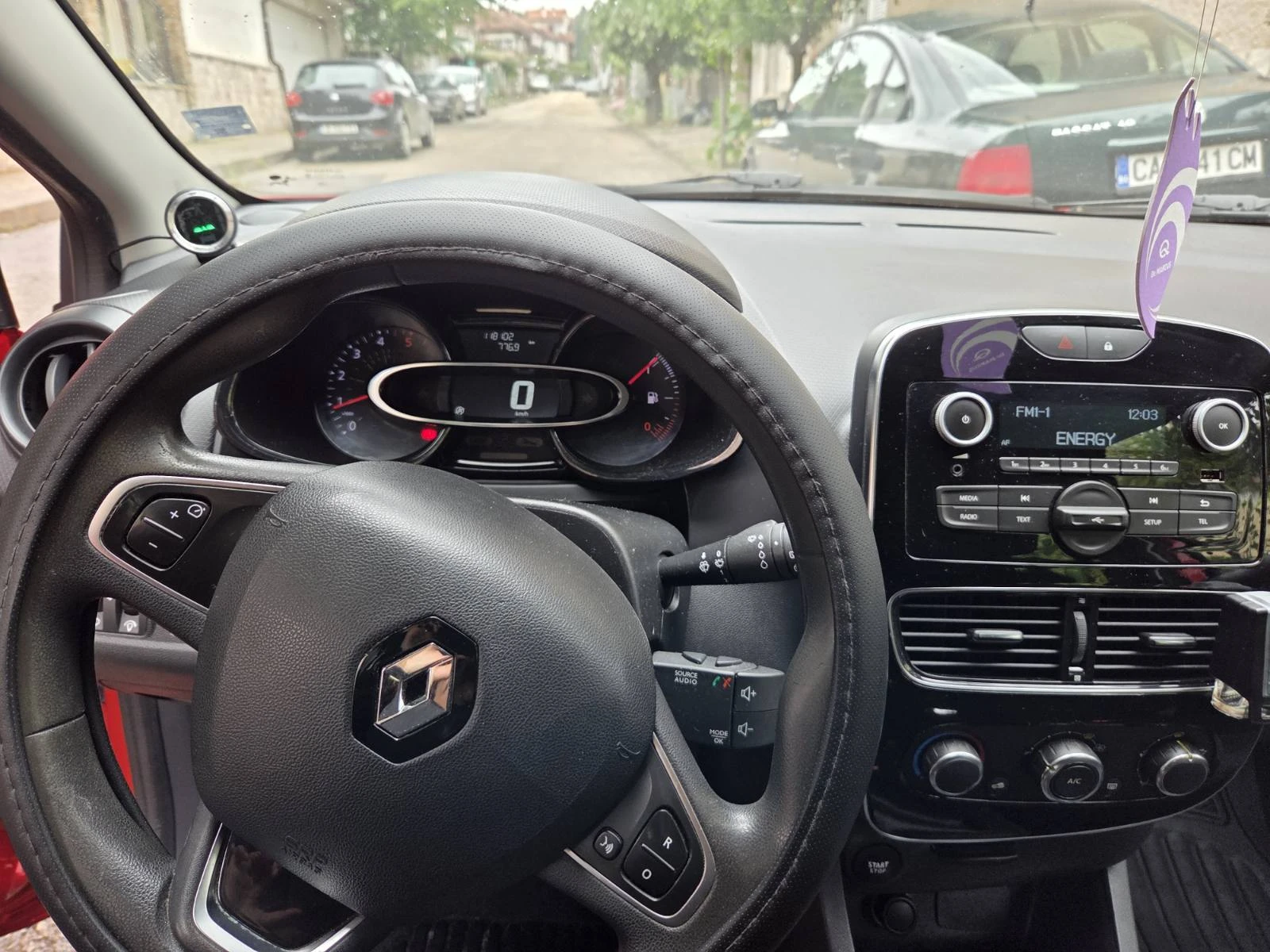 Renault Clio 1.5 dCi, снимка 14 - Автомобили и джипове - 55564653