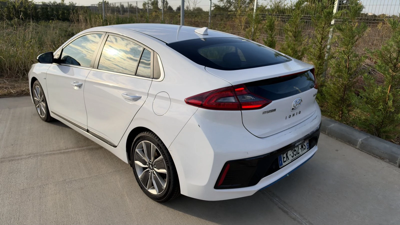 Hyundai Ioniq, снимка 4 - Автомобили и джипове - 56561866