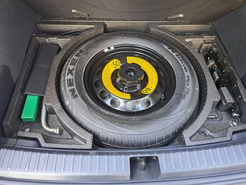 Skoda Karoq, снимка 6 - Автомобили и джипове - 52307862