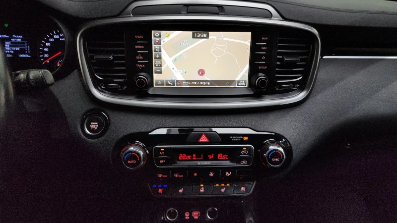 Kia Sorento 2.2 4WD NOBLESSE autogeorge.com, снимка 17 - Автомобили и джипове - 52333535