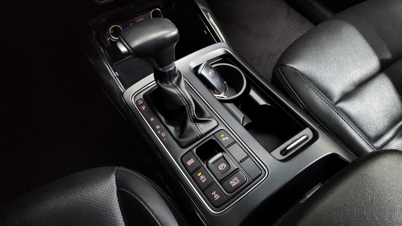 Kia Sorento 2.2 4WD NOBLESSE autogeorge.com, снимка 9 - Автомобили и джипове - 52333535