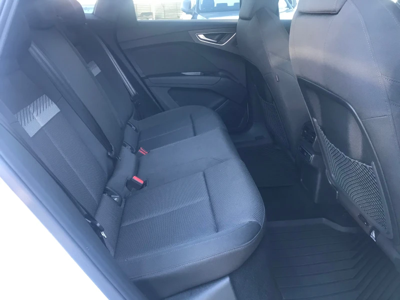 Audi Q4 E-tron 40/Sportback/Quattro/HeadUp/NAVI/TV/Full ., снимка 15 - Автомобили и джипове - 53406975