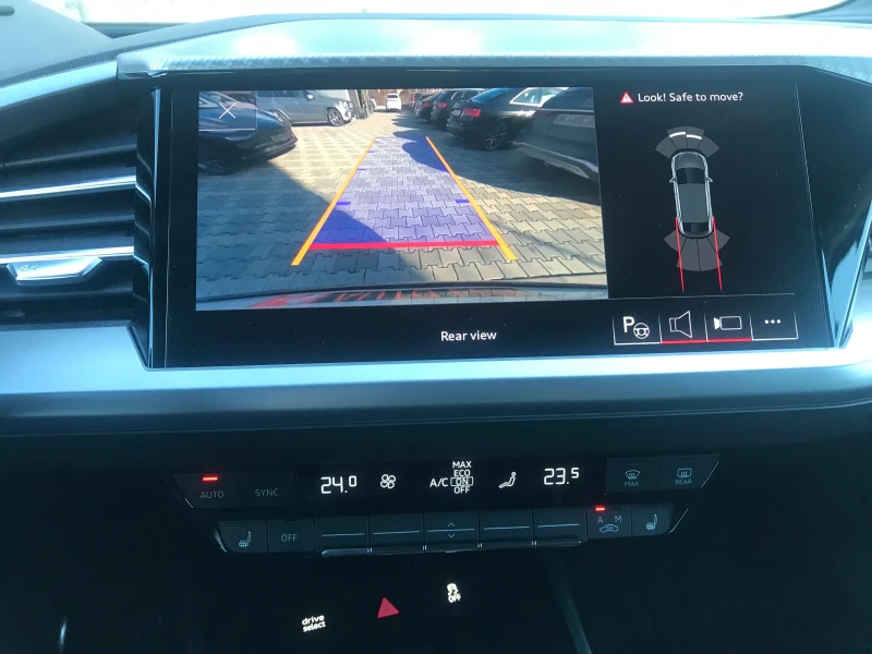 Audi Q4 E-tron 40/Sportback/Quattro/HeadUp/NAVI/TV/Full ., снимка 9 - Автомобили и джипове - 53406975