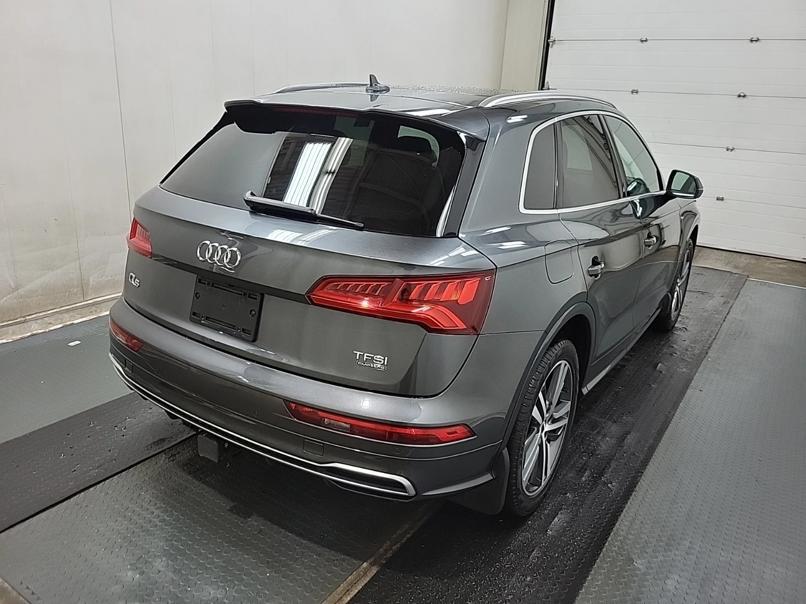 Audi Q5 TECHNIK Обдух* Bang&Olufsen* 360* Дистроник* Пано* - изображение 5