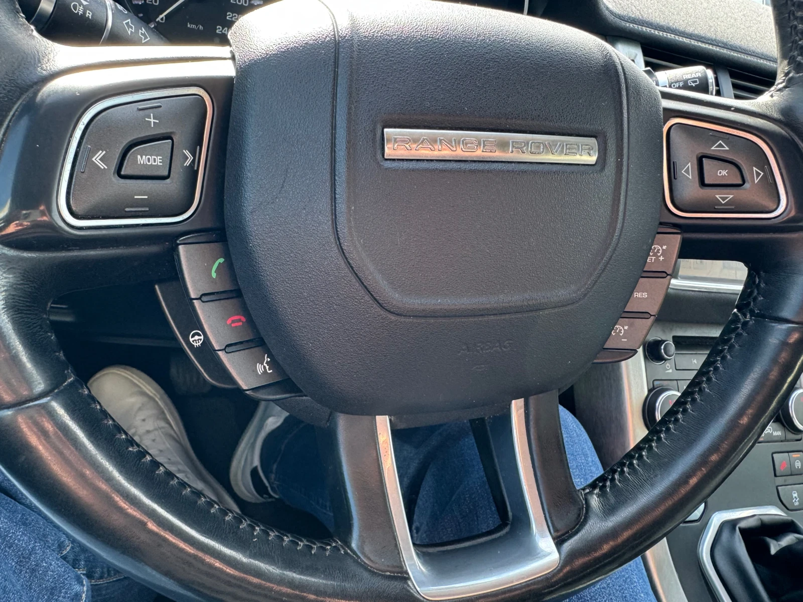 Land Rover Range Rover Evoque КАМЕРА* ПОДГРЕВ* КОЖА* NAVI* 2.2d 4x4 150hp*  - изображение 4