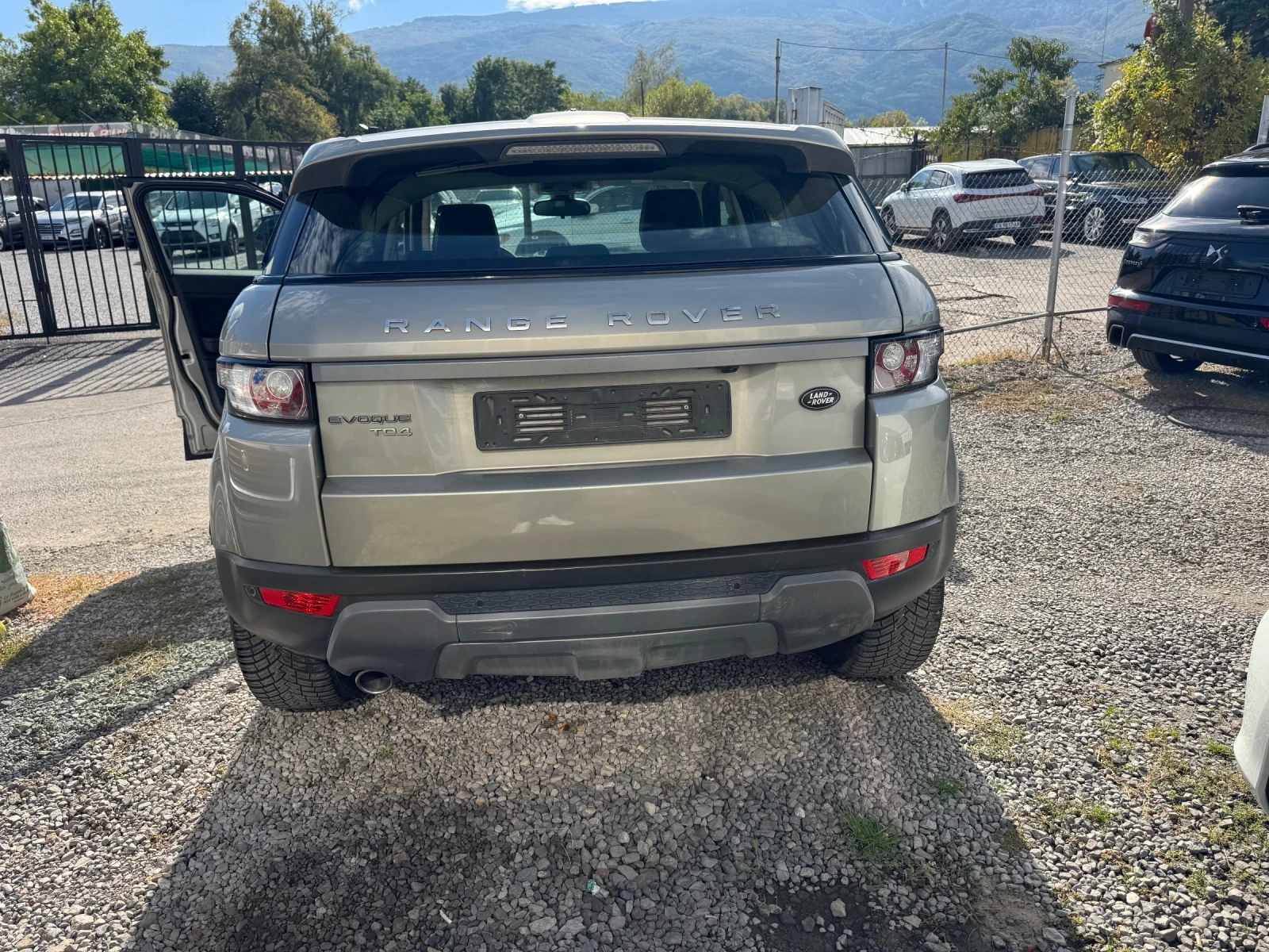 Land Rover Range Rover Evoque КАМЕРА* ПОДГРЕВ* КОЖА* NAVI* 2.2d 4x4 150hp*  - изображение 8