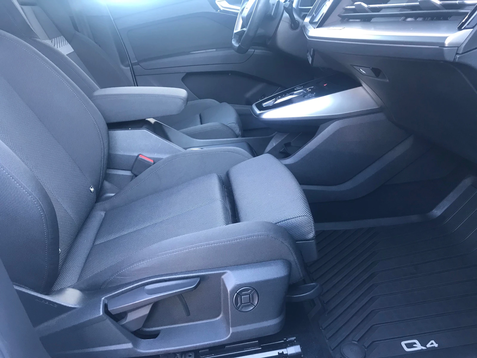Audi Q4 �������� �� 2028�./E-tron 40/Sportback/Quattro/TOP | Mobile.bg � ����������� 14