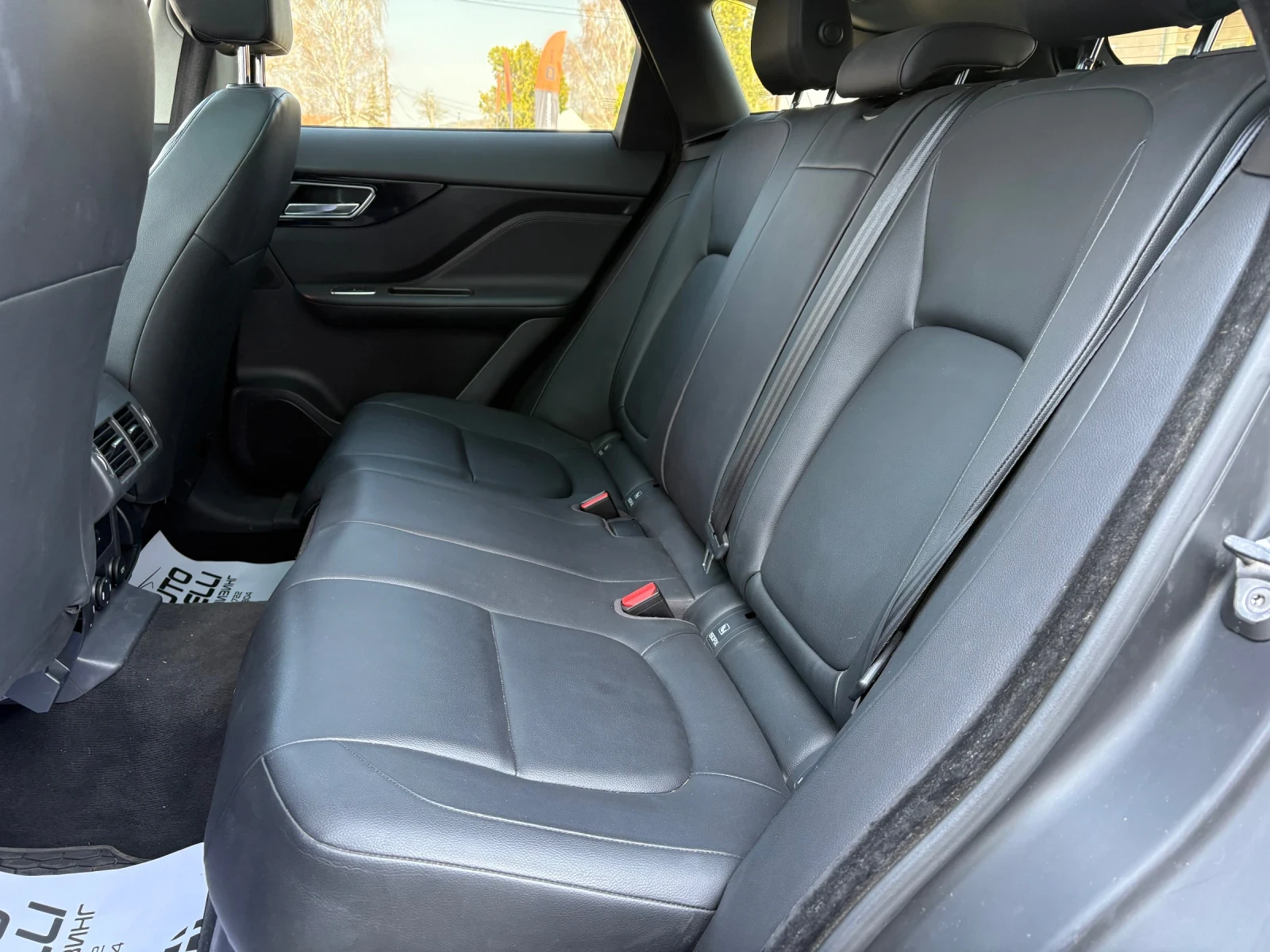 Jaguar F-PACE * 3.0* MERIDIAN* FULL* FULL* ЛИЗИНГ* , снимка 13 - Автомобили и джипове - 53894517