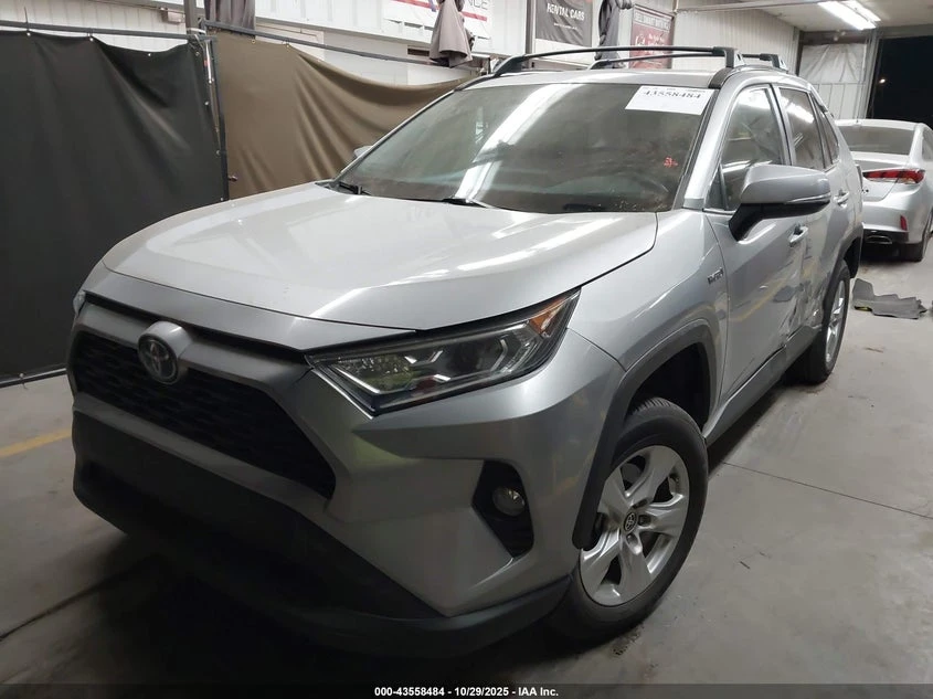 Toyota Rav4 2.5l Hybrid Xle, снимка 2 - Автомобили и джипове - 54222236