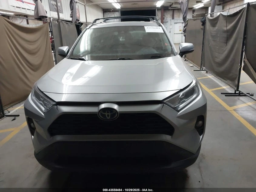 Toyota Rav4 2.5l Hybrid Xle, снимка 12 - Автомобили и джипове - 54222236