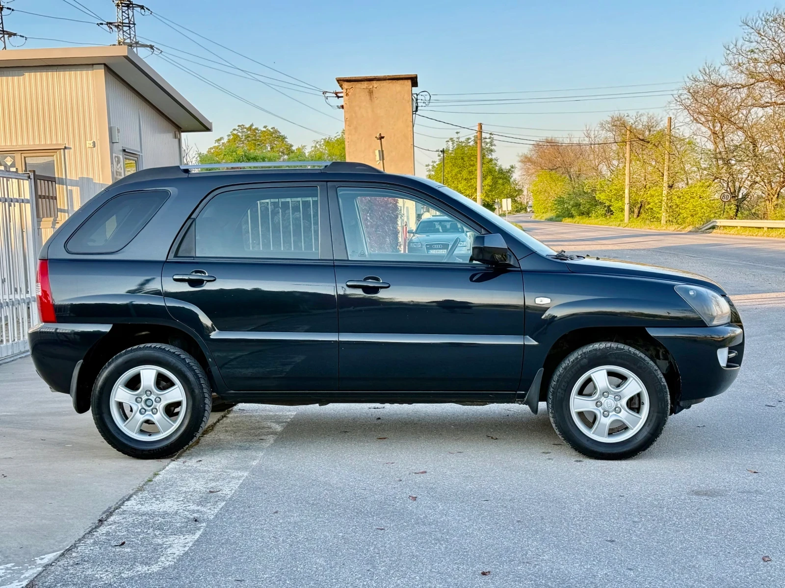 Kia Sportage 2.0i/ FACE/ ОТЛИЧНО/, снимка 4 - Автомобили и джипове - 54430338
