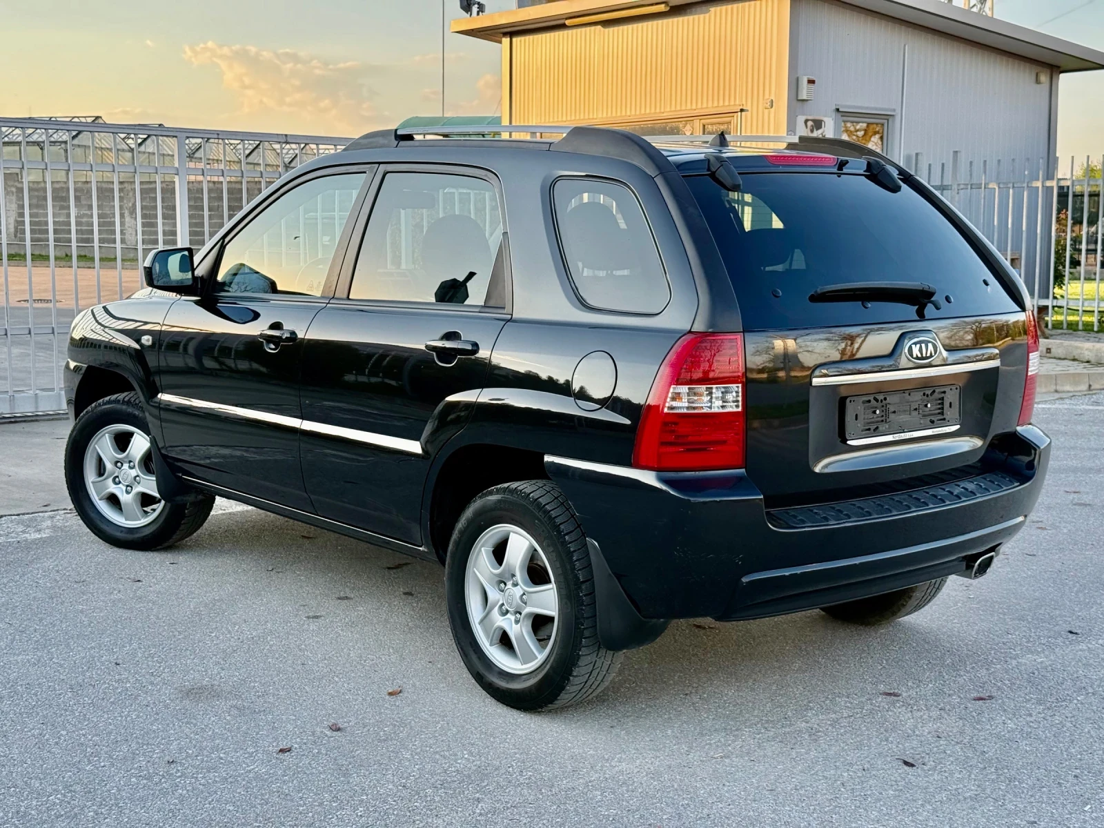 Kia Sportage 2.0i/ FACE/ ОТЛИЧНО/, снимка 6 - Автомобили и джипове - 54430338