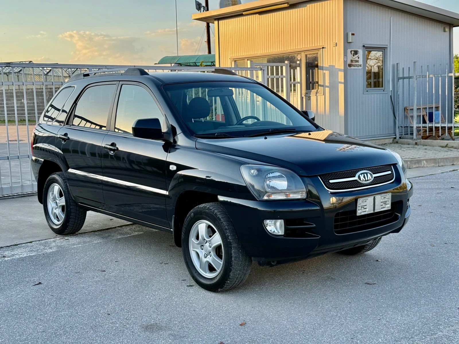 Kia Sportage 2.0i/ FACE/ ОТЛИЧНО/, снимка 3 - Автомобили и джипове - 54430338
