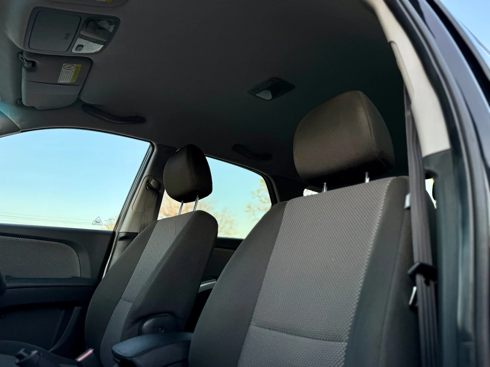Kia Sportage 2.0i/ FACE/ ОТЛИЧНО/, снимка 13 - Автомобили и джипове - 54430338