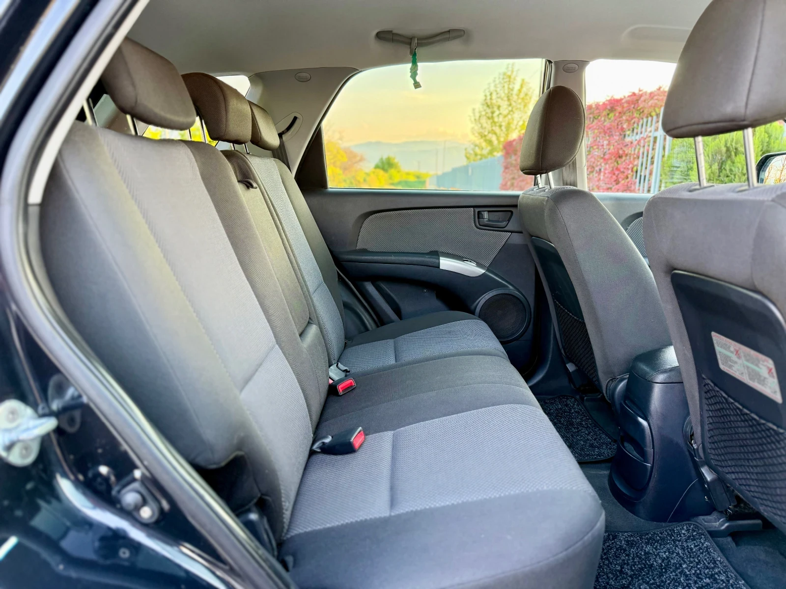 Kia Sportage 2.0i/ FACE/ ОТЛИЧНО/, снимка 12 - Автомобили и джипове - 54430338