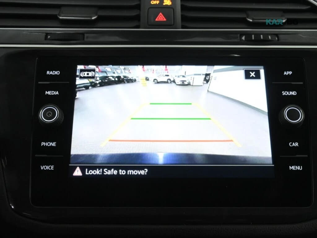 VW Tiguan Comfortline* 4Motion* АвтоКредит* (ЦЕНА ДО БГ), снимка 14 - Автомобили и джипове - 54873598