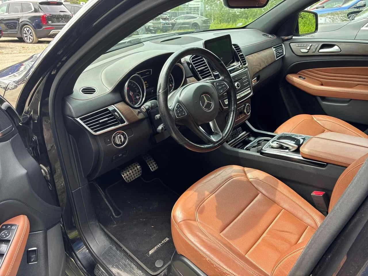 Mercedes-Benz GLE 450 AMG ДИСТРОНИК * HARMAN/KARDON * ОБДУХВАНЕ * ПАНО * , снимка 5 - Автомобили и джипове - 55094034