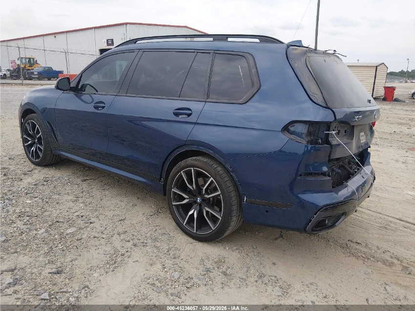 BMW X7 XDRIVE40I / M PKG / DISTRONIC / МАСАЖ / 360 /ОБДУХ, снимка 4 - Автомобили и джипове - 55896766