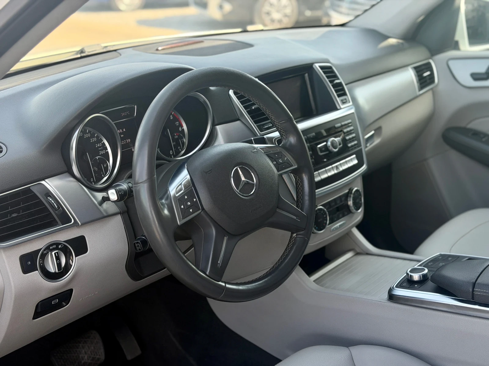 Mercedes-Benz ML 350  4 MATIC / AMG LINE / PANORAMA, снимка 7 - Автомобили и джипове - 55950298