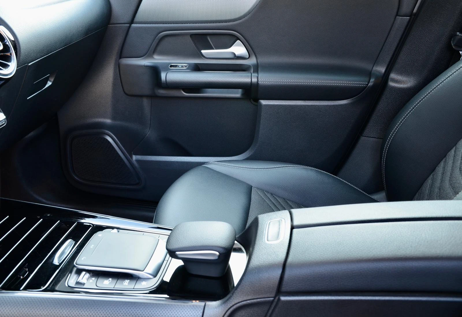 Mercedes-Benz GLA 200 GLA 200//full led//car play// | Mobile.bg � ����������� 13
