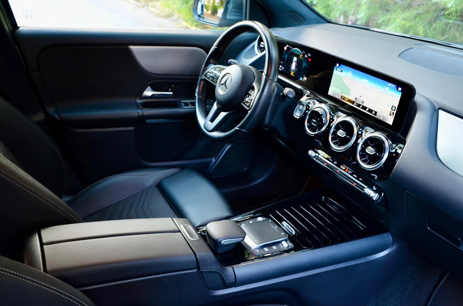 Mercedes-Benz GLA 200 GLA 200//full led//car play// | Mobile.bg � ����������� 9