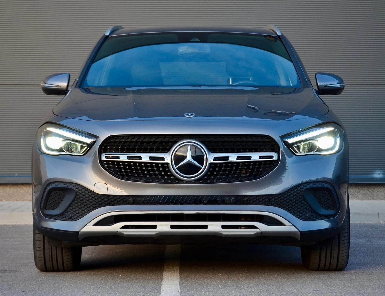 Mercedes-Benz GLA 200 GLA 200//full led//car play//
