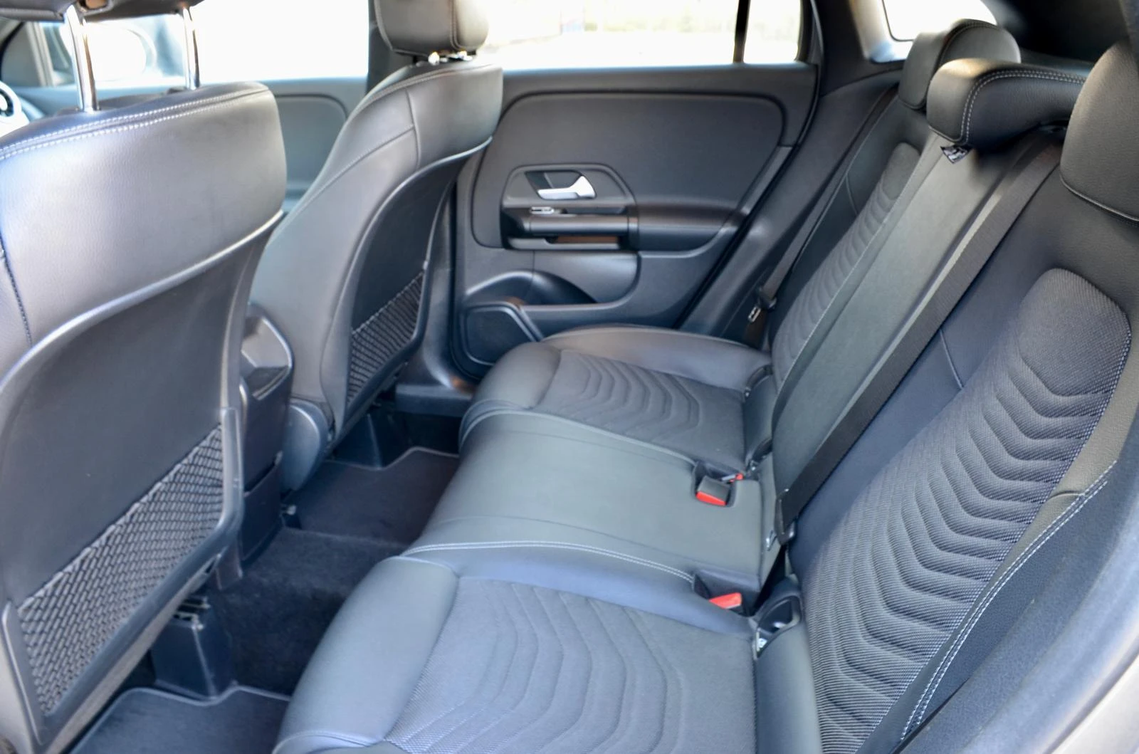 Mercedes-Benz GLA 200 GLA 200//full led//car play// | Mobile.bg � ����������� 8