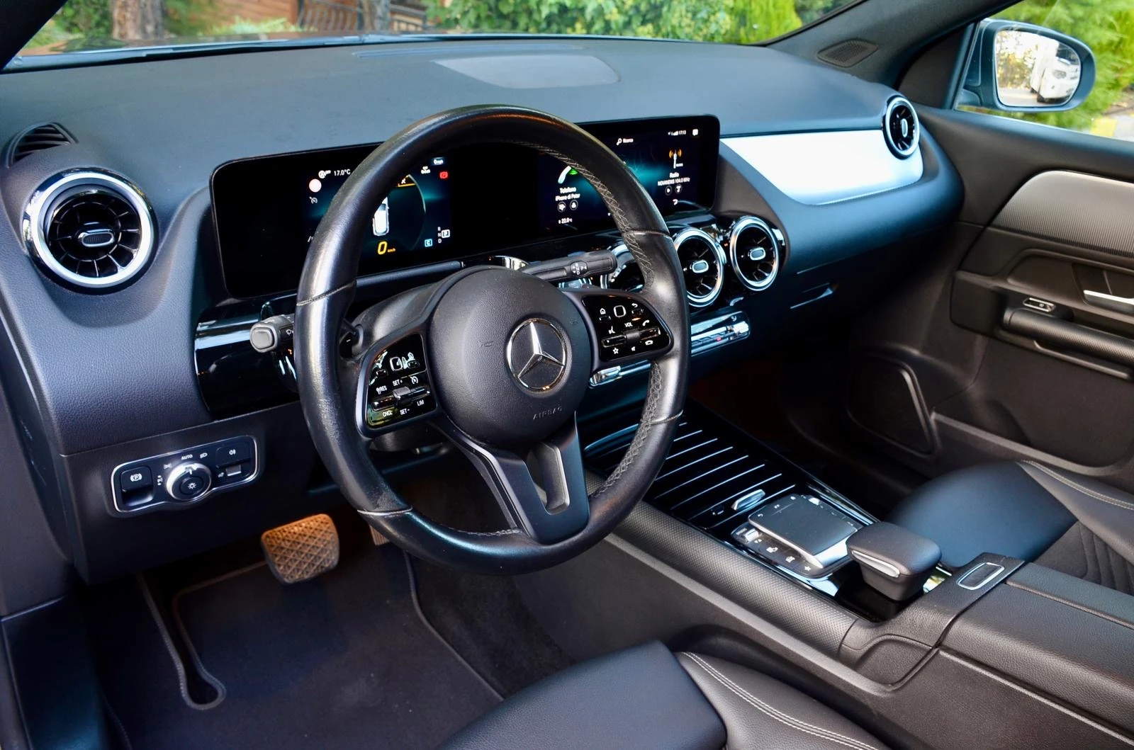 Mercedes-Benz GLA 200 GLA 200//full led//car play// | Mobile.bg � ����������� 12