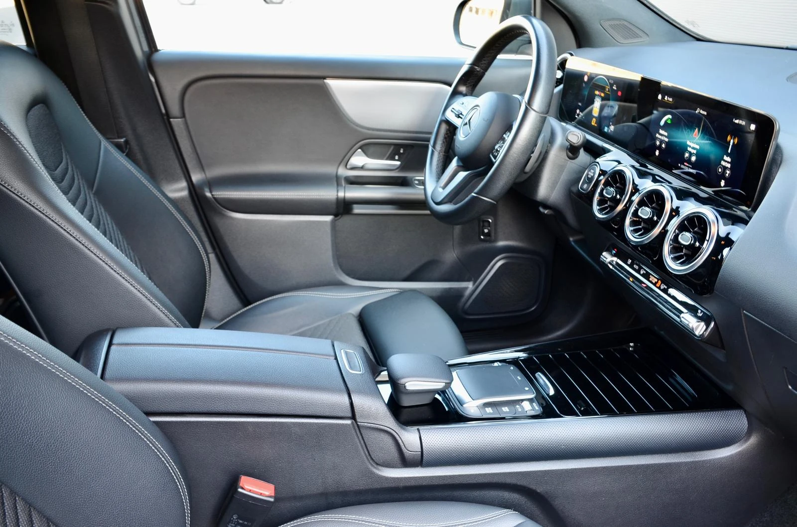 Mercedes-Benz GLA 200 GLA 200//full led//car play// | Mobile.bg � ����������� 16